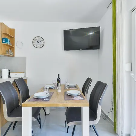 Villa Luxurious Two Bedroom With Jacuzzy- Casa3